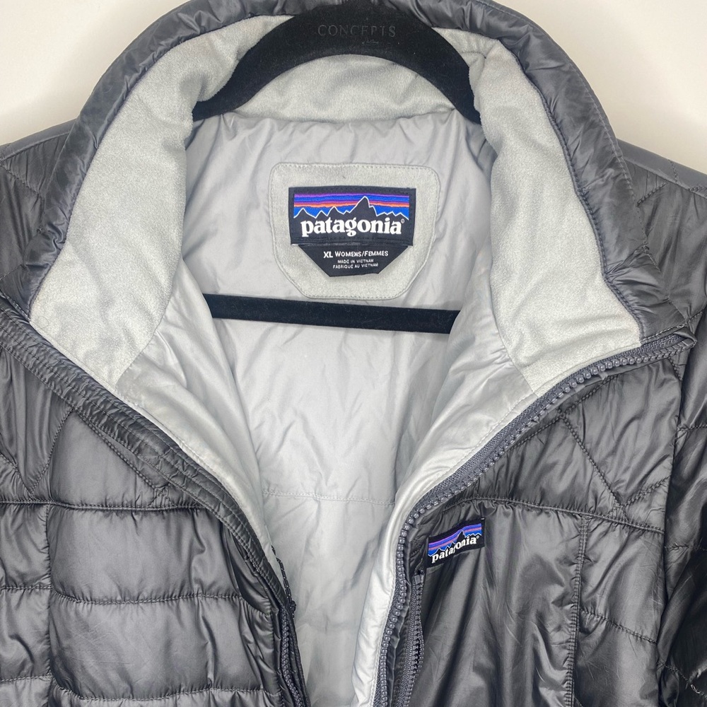 Patagonia Women's Quilted Puffer Jacket in Dark Gray - Picture 2 of 6